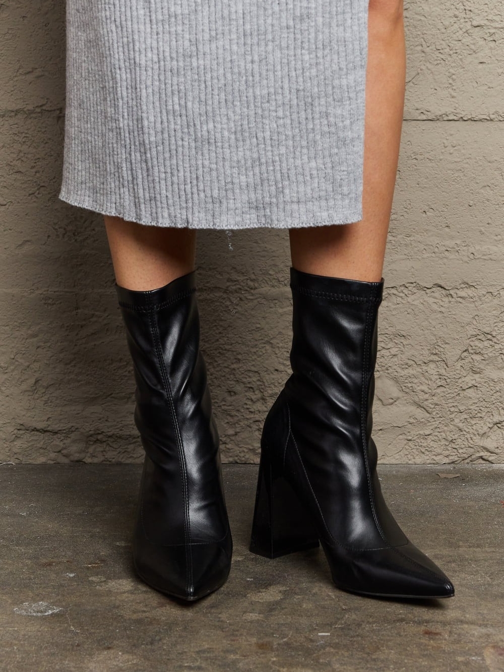 Women's Black Pointed-Toe Stretch Leather Ankle Boots